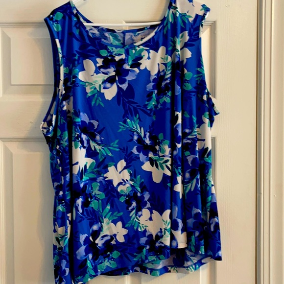 Catherines Tops - Blue flower tank top